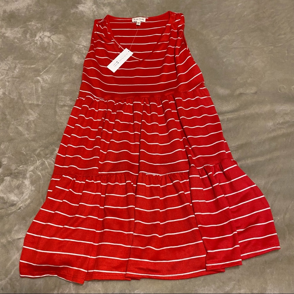 See you Monday sleeveless red dress size large